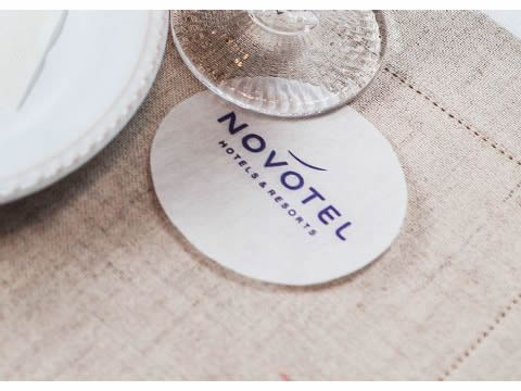 DESCART�VEIS - PORTA COPO EM TNT PERSONALIZADO